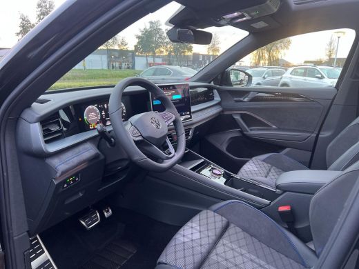Volkswagen Tayron 1.5 eHybrid R-Line Edition | 272PK | PHEV | Trekhaak | Pano | ActivLease financial lease