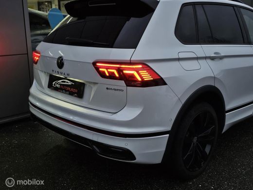 Volkswagen Tiguan 1.4 TSI eHybrid R-Line Panorama/Leder/HUD/Black style ActivLease financial lease