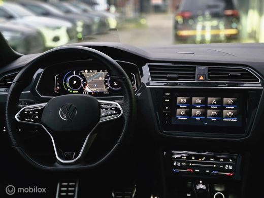 Volkswagen Tiguan 1.4 TSI eHybrid R-Line Panorama/Leder/HUD/Black style ActivLease financial lease