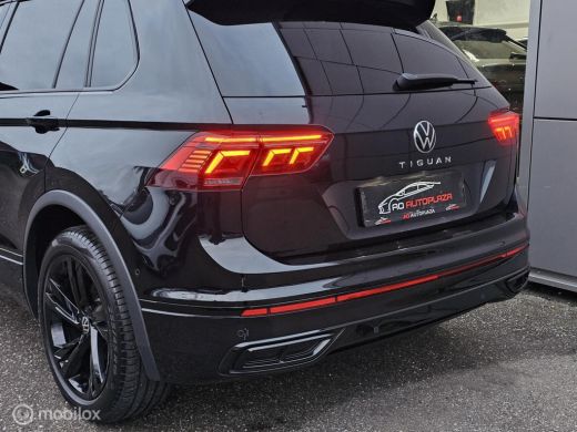 Volkswagen Tiguan 1.5 TSI R-Line Panorama/Harman Kardon/HUD/Black Style ActivLease financial lease