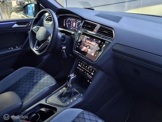 Volkswagen Tiguan 1.5 TSI R-Line Panorama/Harman Kardon/HUD/Black Style ActivLease financial lease