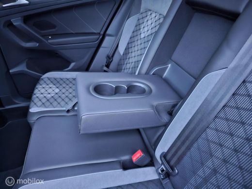 Volkswagen Tiguan 1.5 TSI R-Line Panorama/Harman Kardon/HUD/Black Style ActivLease financial lease