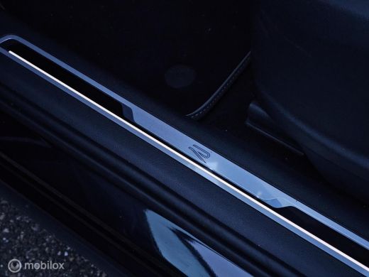 Volkswagen Tiguan 1.5 TSI R-Line Panorama/Harman Kardon/HUD/Black Style ActivLease financial lease