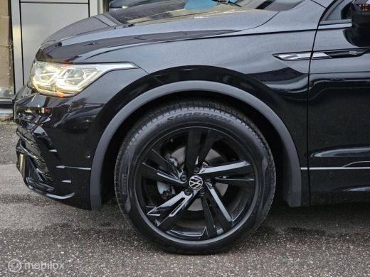 Volkswagen Tiguan 1.5 TSI R-Line Panorama/Harman Kardon/HUD/Black Style ActivLease financial lease