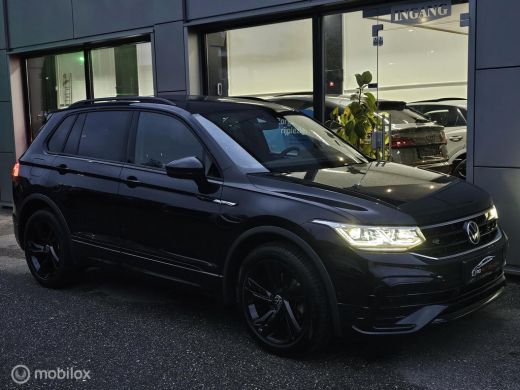 Volkswagen Tiguan 1.5 TSI R-Line Panorama/Harman Kardon/HUD/Black Style ActivLease financial lease