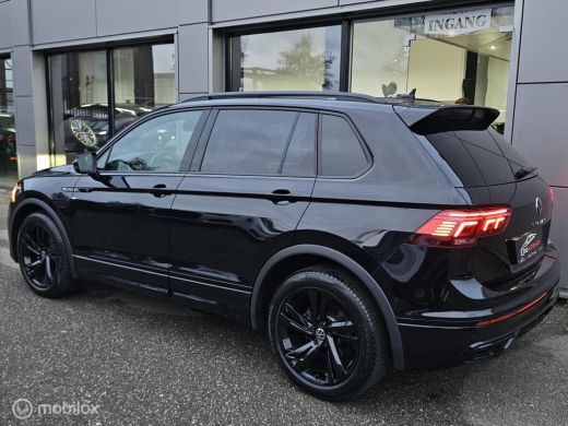 Volkswagen Tiguan 1.5 TSI R-Line Panorama/Harman Kardon/HUD/Black Style ActivLease financial lease