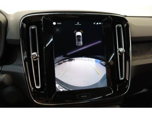 Volvo  EC40 175 kW 238PK Plus Black Edition | Black Pack | Getint Glas | Climate | HK Audio ActivLease financial lease