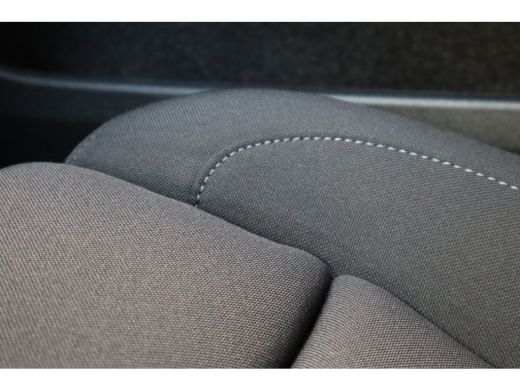 Volvo  EC40 175 kW 238PK Plus Black Edition | Black Pack | Getint Glas | Climate | HK Audio ActivLease financial lease