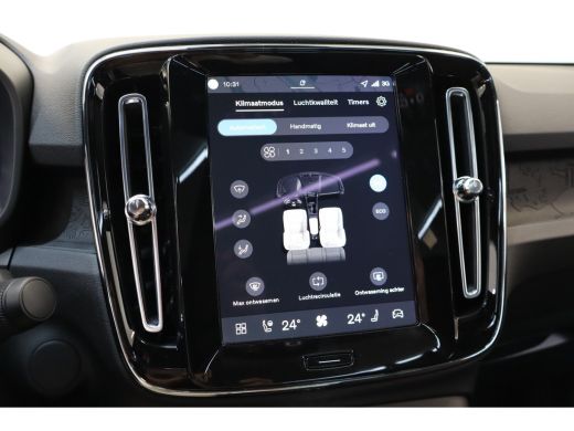 Volvo  EC40 175 kW 238PK Plus Black Edition | Black Pack | Getint Glas | Climate | HK Audio ActivLease financial lease