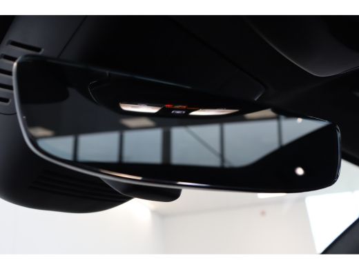 Volvo  EC40 175 kW 238PK Plus Black Edition | Black Pack | Getint Glas | Climate | HK Audio ActivLease financial lease