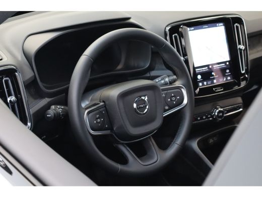 Volvo  EC40 175 kW 238PK Plus Black Edition | Black Pack | Getint Glas | Climate | HK Audio ActivLease financial lease