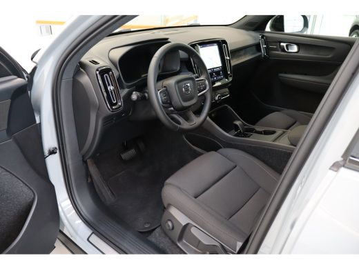 Volvo  EC40 175 kW 238PK Plus Black Edition | Black Pack | Getint Glas | Climate | HK Audio ActivLease financial lease