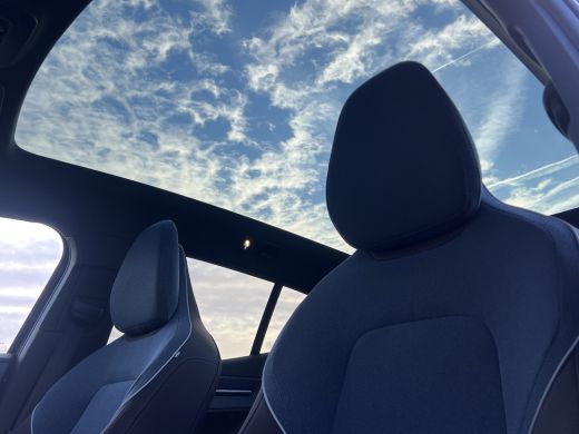 Volvo  EX30 Single Motor Extended Range Ultra 69 kWh | Panoramadak | Elektrisch verstelbare stoelen | Harman ... ActivLease financial lease