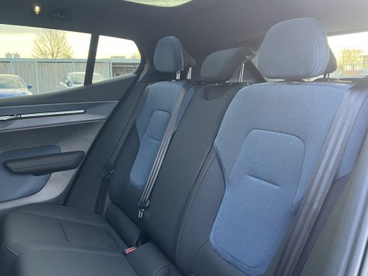 Volvo  EX30 Single Motor Extended Range Ultra 69 kWh | Panoramadak | Elektrisch verstelbare stoelen | Harman ... ActivLease financial lease