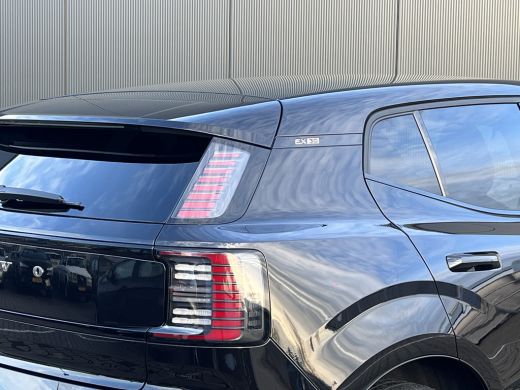 Volvo  EX30 Single Motor Extended Range Ultra 69 kWh | Panoramadak | Elektrisch verstelbare stoelen | Harman ... ActivLease financial lease