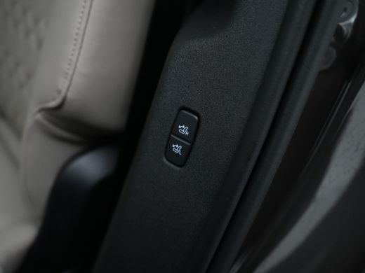 Volvo  EX90 Twin Motor Plus 7p. 111 kWh | Luchtvering | 22" | Bose Sound | Trekhaak | Panoramadak | Head-Up ActivLease financial lease