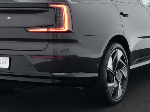 Volvo  EX90 Twin Motor Plus 7p. 111 kWh | Luchtvering | 22" | Bose Sound | Trekhaak | Panoramadak | Head-Up ActivLease financial lease