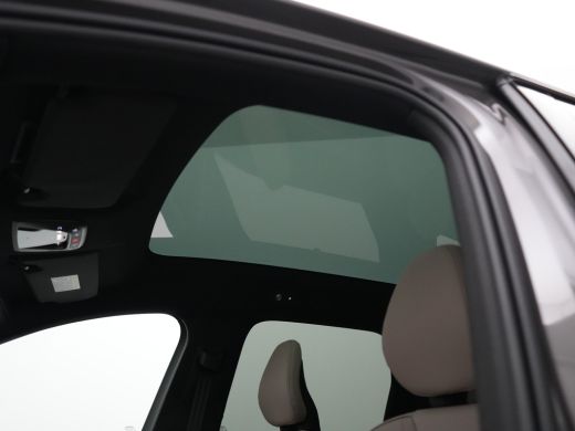 Volvo  EX90 Twin Motor Plus 7p. 111 kWh | Luchtvering | 22" | Bose Sound | Trekhaak | Panoramadak | Head-Up ActivLease financial lease