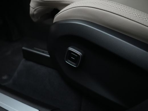 Volvo  EX90 Twin Motor Plus 7p. 111 kWh | Luchtvering | 22" | Bose Sound | Trekhaak | Panoramadak | Head-Up ActivLease financial lease