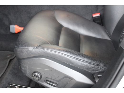 Volvo  V60 2.0 B3 Momentum Advantage | Adaptieve cruise control | Apple carplay & Android auto | Keyless Sta... ActivLease financial lease