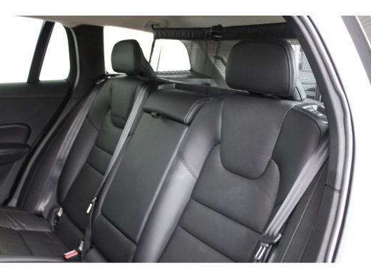 Volvo  V60 2.0 B3 Momentum Advantage | Adaptieve cruise control | Apple carplay & Android auto | Keyless Sta... ActivLease financial lease