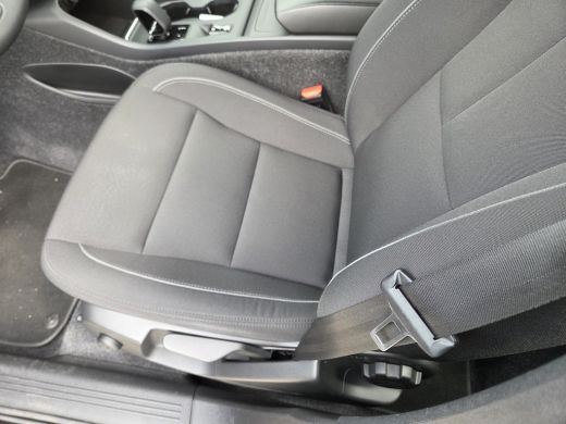 Volvo  XC40 T2 Momentum Business | 19'' | Intellisafe | Keyless | VolvoSelekt! ActivLease financial lease