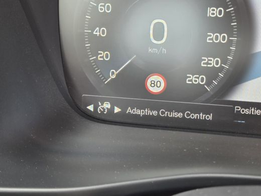 Volvo  XC40 T2 Momentum Business | 19'' | Intellisafe | Keyless | VolvoSelekt! ActivLease financial lease