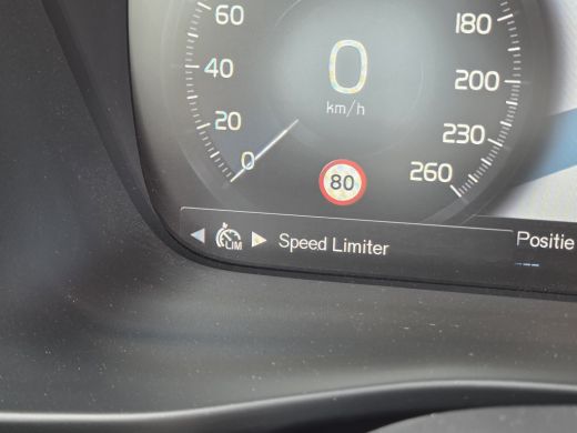 Volvo  XC40 T2 Momentum Business | 19'' | Intellisafe | Keyless | VolvoSelekt! ActivLease financial lease