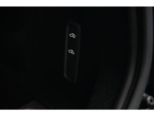 Volvo  XC60 2.0 T6 Plug-in hybrid AWD Ultimate Bright | Harman Kardon | Luchtvering | Panoramadak | ActivLease financial lease