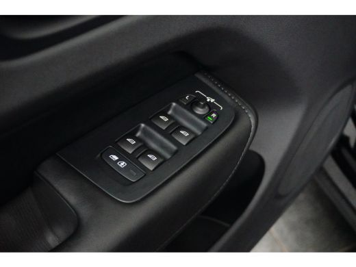 Volvo  XC60 2.0 T6 Plug-in hybrid AWD Ultimate Bright | Harman Kardon | Luchtvering | Panoramadak | ActivLease financial lease