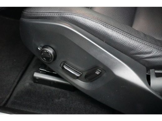 Volvo  XC60 2.0 T6 Plug-in hybrid AWD Ultimate Bright | Harman Kardon | Luchtvering | Panoramadak | ActivLease financial lease