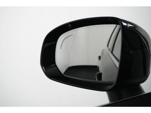 Volvo  XC60 2.0 T6 Plug-in hybrid AWD Ultimate Bright | Harman Kardon | Luchtvering | Panoramadak | ActivLease financial lease