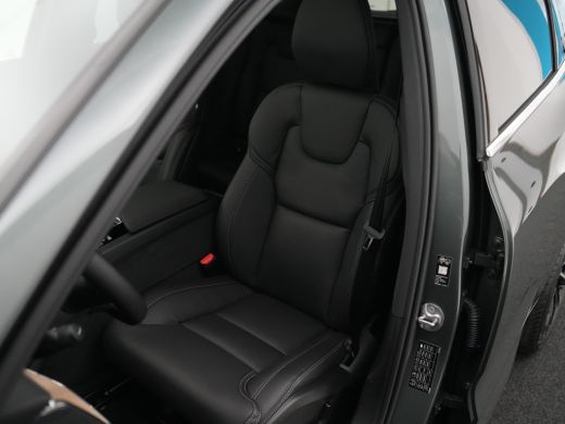 Volvo  XC60 T6 AWD Ultra Dark Luchtvering | 22" LM Velgen | B&W Audio | Trekhaak ActivLease financial lease