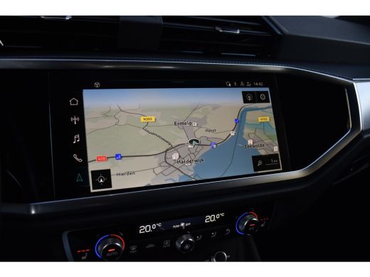 Audi Q3 45 TFSI e S Line | 360 Camera | Lederen Bekleding | Black Optic | Sfeerverlichting | 3X S-Line | ... ActivLease financial lease