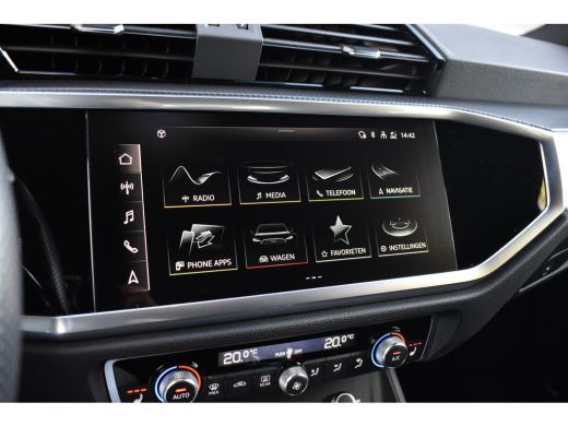 Audi Q3 45 TFSI e S Line | 360 Camera | Lederen Bekleding | Black Optic | Sfeerverlichting | 3X S-Line | ... ActivLease financial lease