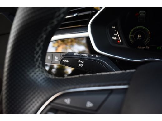 Audi Q3 45 TFSI e S Line | 360 Camera | Lederen Bekleding | Black Optic | Sfeerverlichting | 3X S-Line | ... ActivLease financial lease