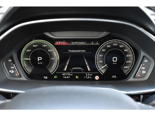 Audi Q3 45 TFSI e S Line | 360 Camera | Lederen Bekleding | Black Optic | Sfeerverlichting | 3X S-Line | ... ActivLease financial lease