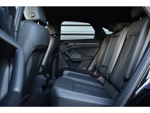 Audi Q3 45 TFSI e S Line | 360 Camera | Lederen Bekleding | Black Optic | Sfeerverlichting | 3X S-Line | ... ActivLease financial lease