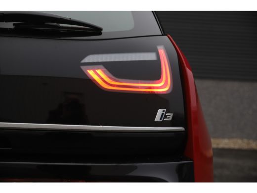 BMW i3 Executive 120Ah 42 kWh/Carplay/W-pomp/Camera/3-fase/20"/Led ActivLease financial lease