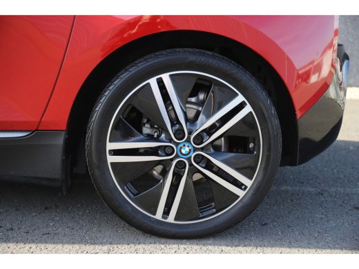 BMW i3 Executive 120Ah 42 kWh/Carplay/W-pomp/Camera/3-fase/20"/Led ActivLease financial lease