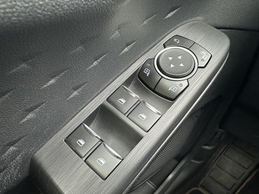 Ford Kuga 2.5 225PKPHEV ST-Line AUTOMAAT | STOEL-, STUUR-, VOORRUIT- EN ACHTERBANK VERWARMD| NAVIGATIE| CAM... ActivLease financial lease