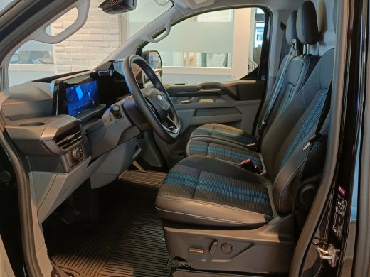 Ford Transit Custom 2.0 TDCI L1H1 Sport Automaat | Trekhaak | Driver Assistance Pack | 3-Persoons | Schuifdeur Links ... ActivLease financial lease