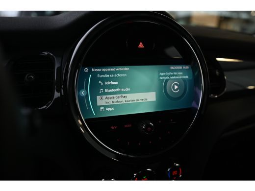 Mini One One / Essential / LED / Navigatie / Airconditioning / Cruise Control ActivLease financial lease