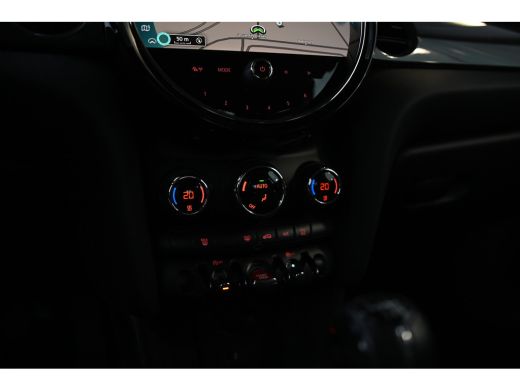 Mini One One / Essential / LED / Navigatie / Airconditioning / Cruise Control ActivLease financial lease