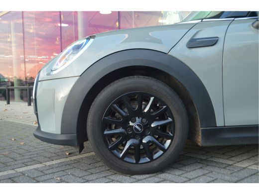 Mini One One / Essential / LED / Navigatie / Airconditioning / Cruise Control ActivLease financial lease