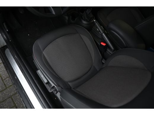 Mini One One / Essential / LED / Navigatie / Airconditioning / Cruise Control ActivLease financial lease