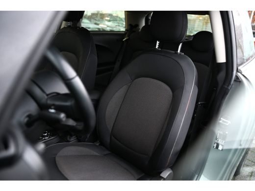 Mini One One / Essential / LED / Navigatie / Airconditioning / Cruise Control ActivLease financial lease