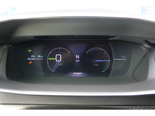 Peugeot e-2008 GT - Electric | Advanced Active Safety Brake met camera en radar | Climate Control | Elektrisch v... ActivLease financial lease
