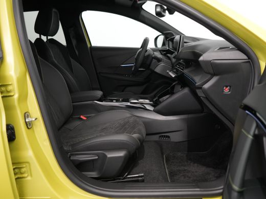 Peugeot e-208 GT | 8 jaar fabrieksgarantie of 160.000 kilometer op het accupakket | Adaptieve cruise control me... ActivLease financial lease