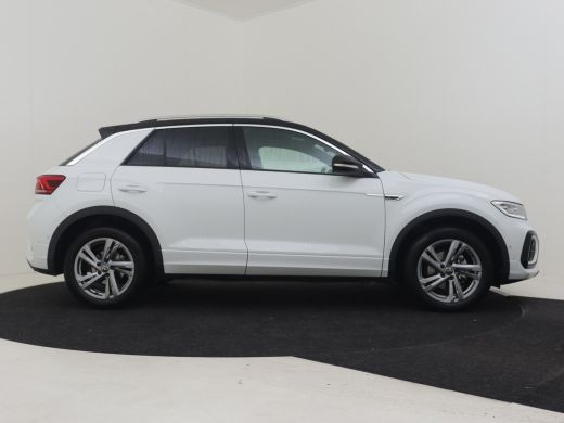 Volkswagen T-Roc R-Line 150pk DSG/AUTO | Trekhaak | Park assist | Adaptief cruise control | Camera achter | Naviga... ActivLease financial lease